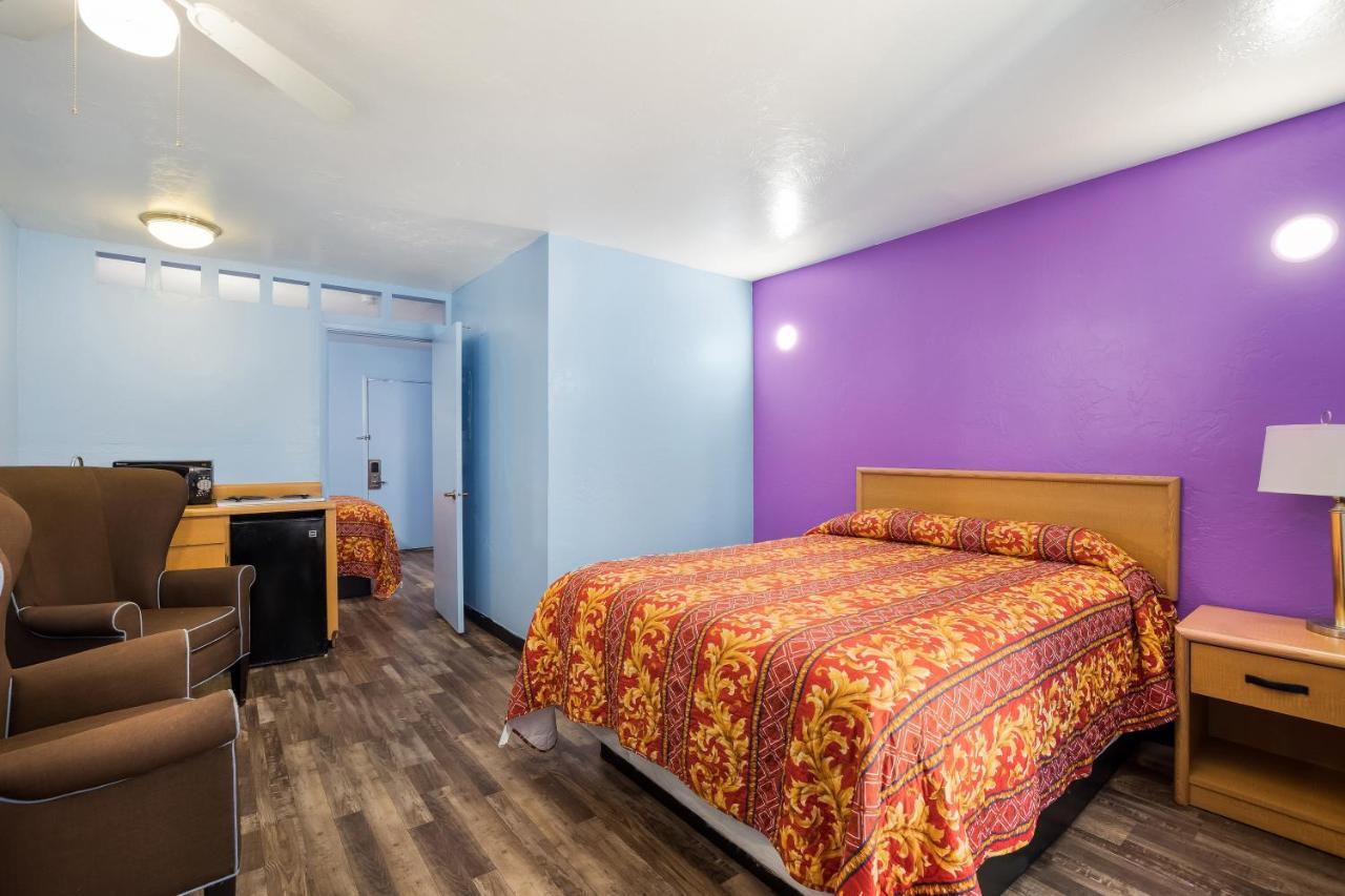 Knights Inn Tucson D.M.A.F Area Екстер'єр фото