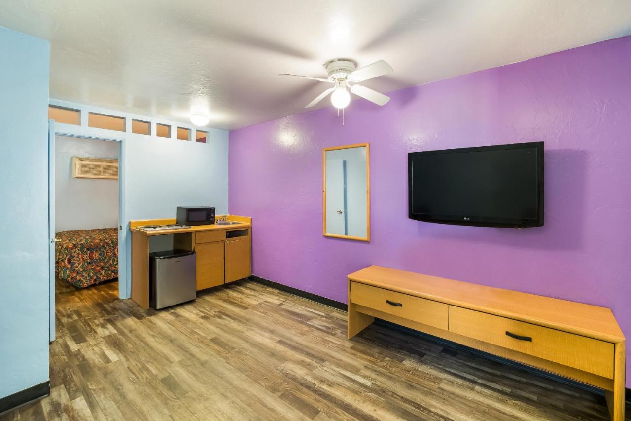Knights Inn Tucson D.M.A.F Area Екстер'єр фото