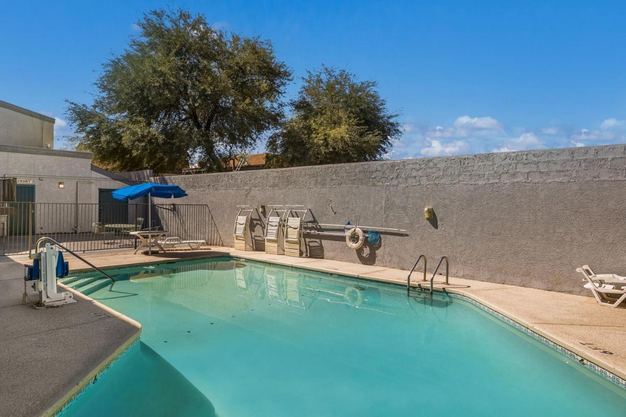 Knights Inn Tucson D.M.A.F Area Екстер'єр фото